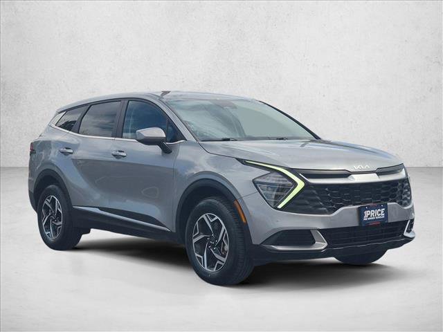 Used 2024 Kia Sportage LX image 3