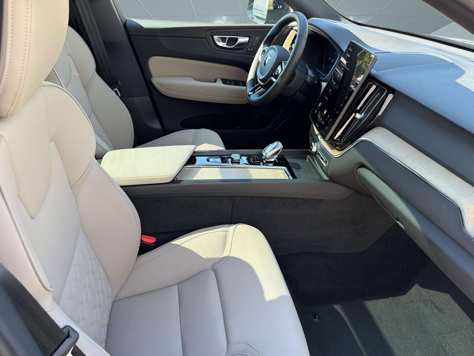 New 2026 Volvo XC60 T8 Plus w/ Climate Package AWD/4WD image 22
