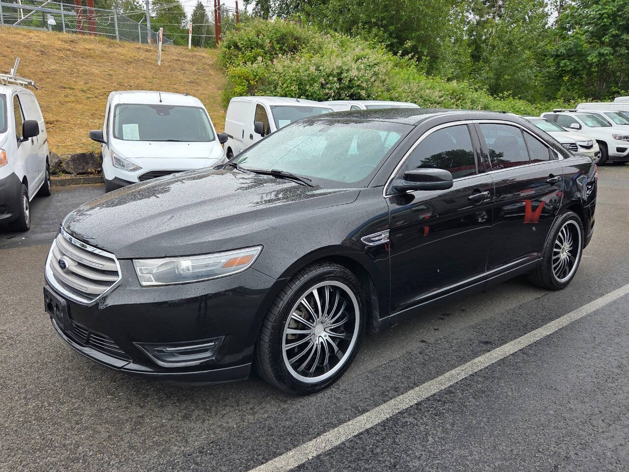 Used 2014 Ford Taurus SEL w/ Equipment Group 201A FWD image 3