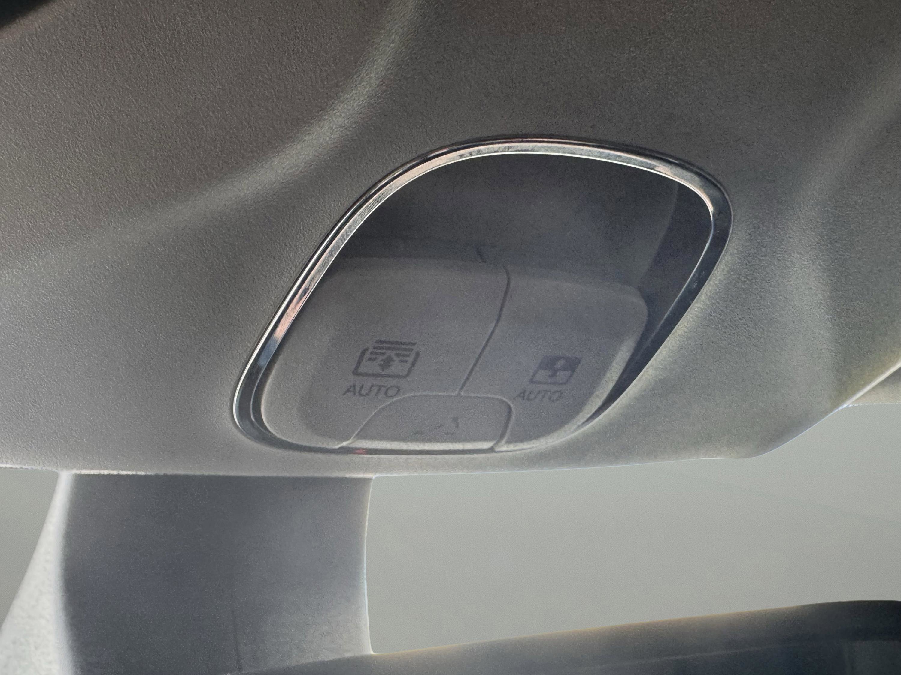 Used 2019 Jeep Compass Limited image 23