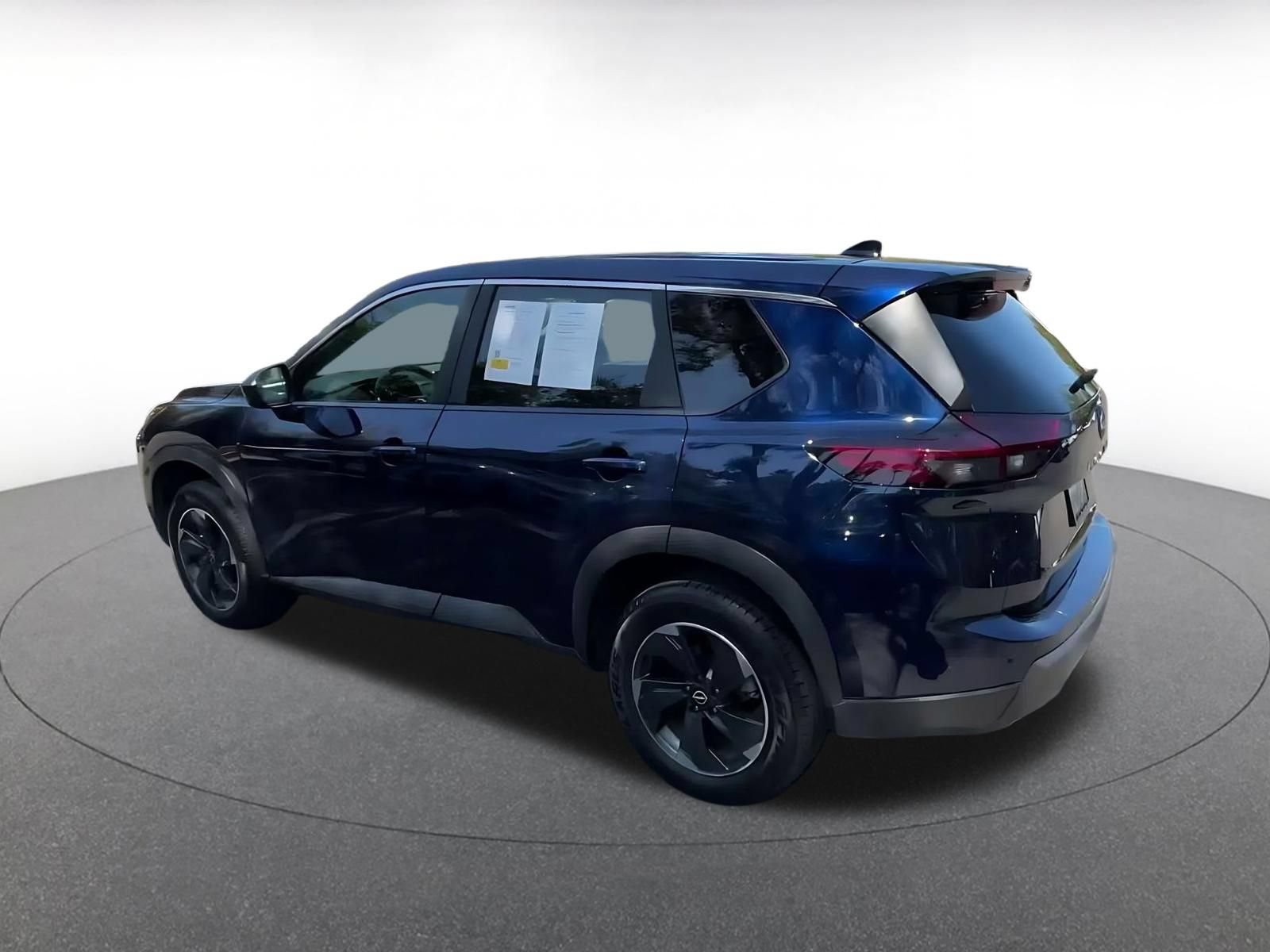 Used 2025 Nissan Rogue SV FWD image 9