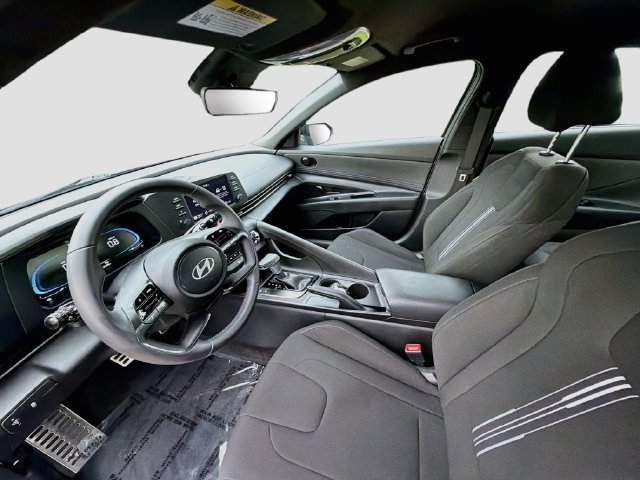 Certified 2025 Hyundai Elantra Sport FWD image 21