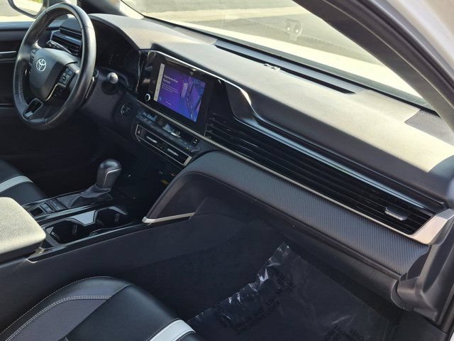 Used 2025 Toyota Camry SE FWD image 6