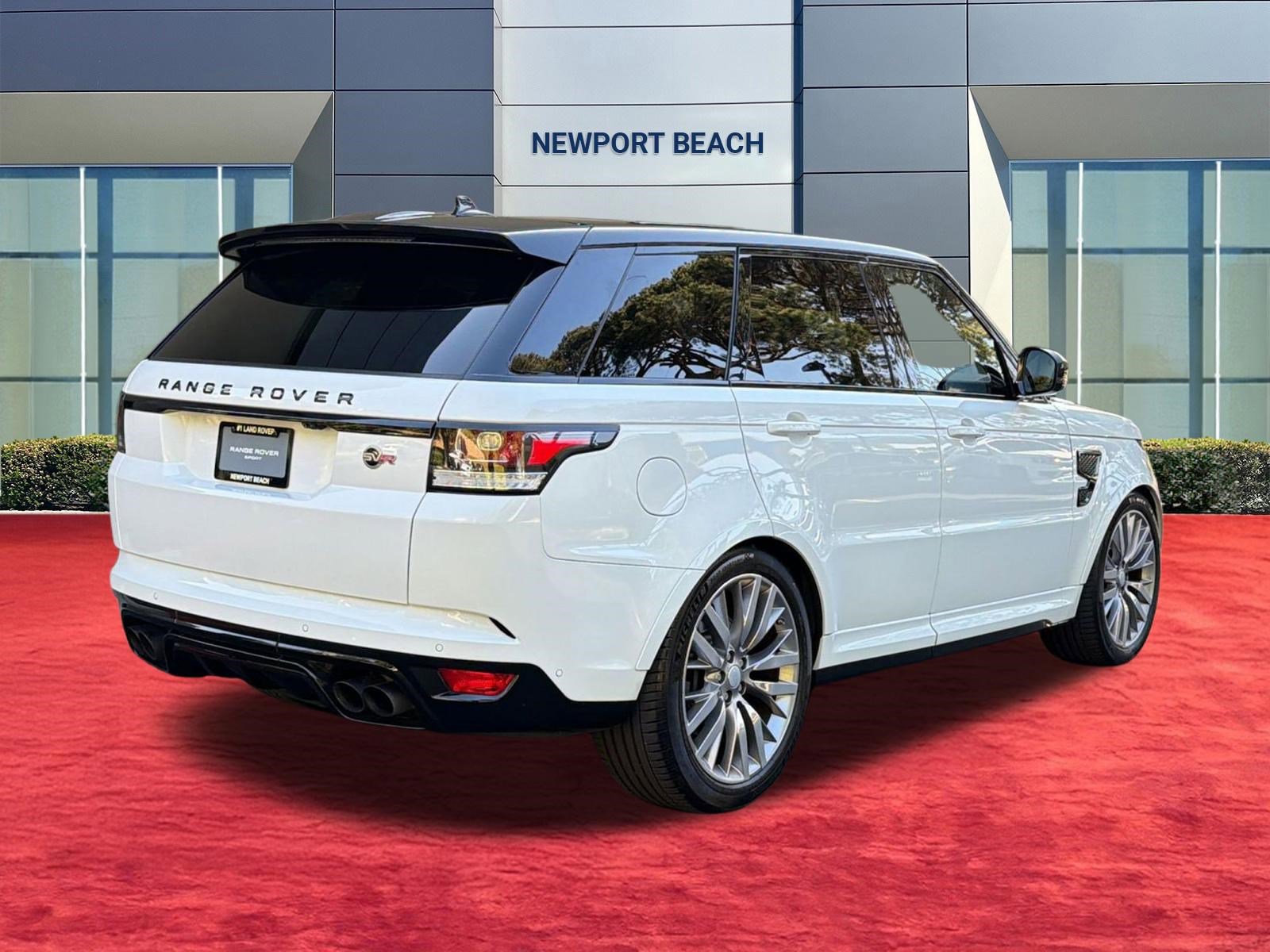 Used 2016 Land Rover Range Rover Sport SVR AWD/4WD image 9