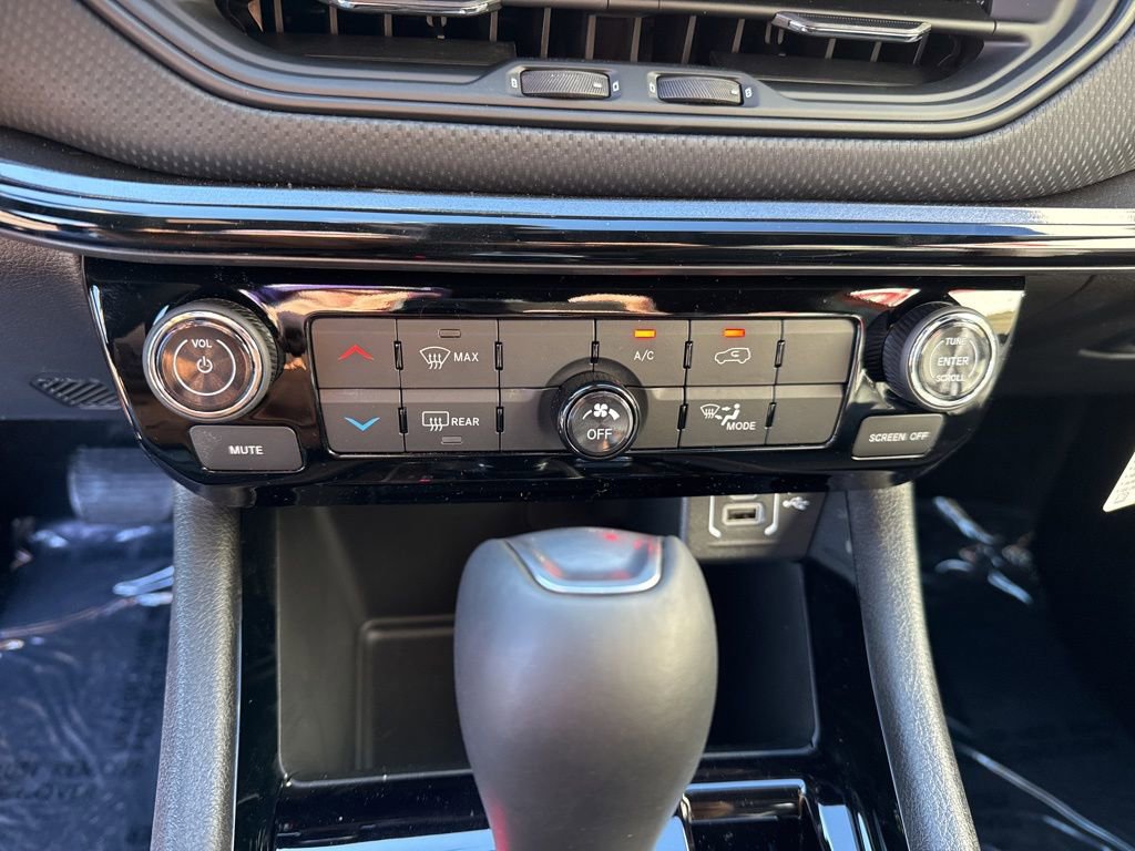 New 2026 Jeep Compass Latitude AWD/4WD image 25