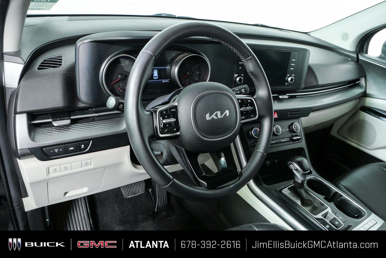 Used 2022 Kia Carnival LX FWD image 4