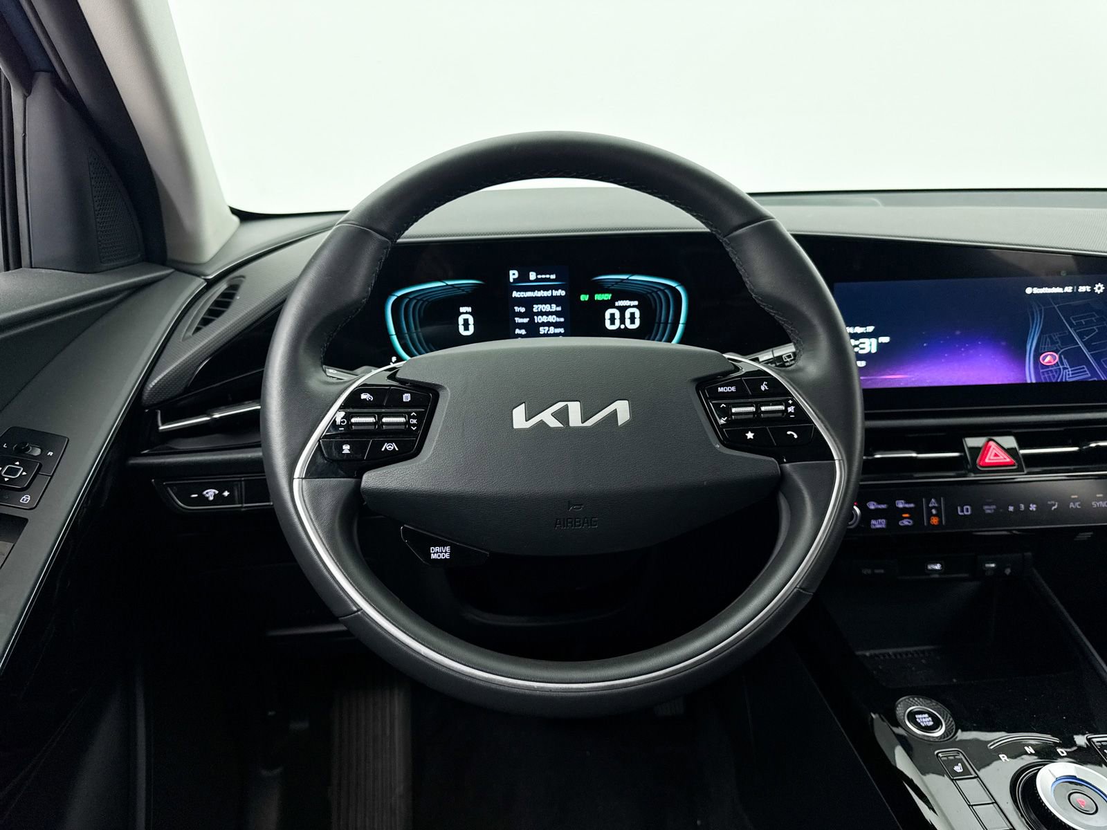 Used 2023 Kia Niro EX FWD image 3