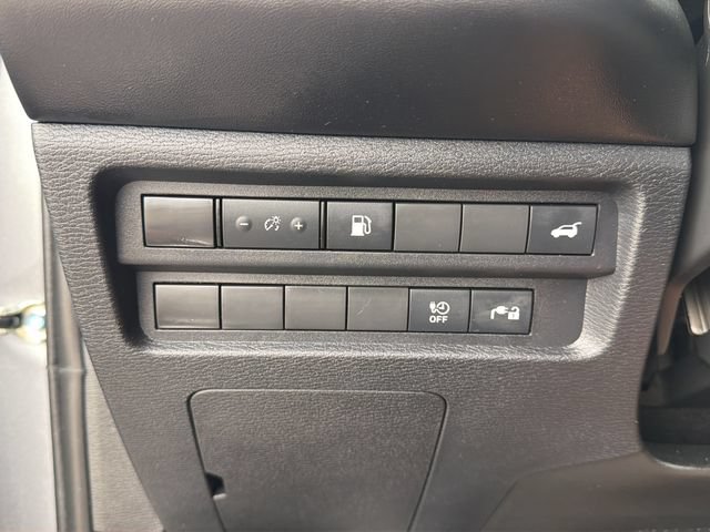 Used 2023 Mitsubishi Outlander SE AWD/4WD image 13
