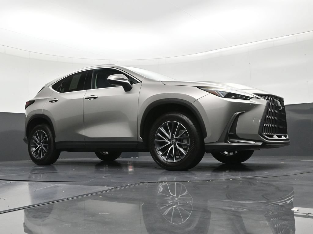 Used 2025 Lexus NX 250 FWD w/ Accessory Package (Z2) image 31
