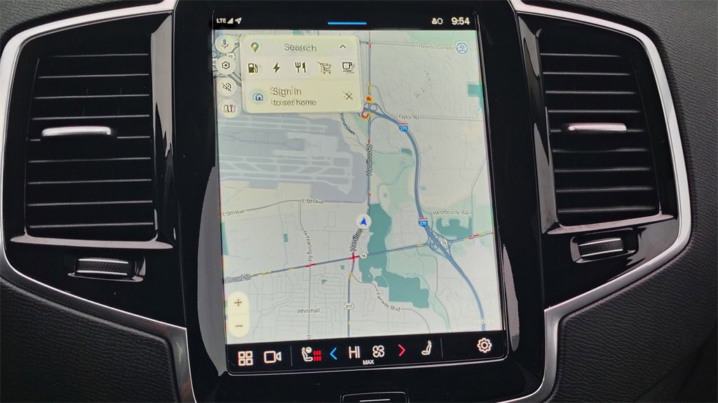 Certified 2024 Volvo XC90 T8 Plus image 19