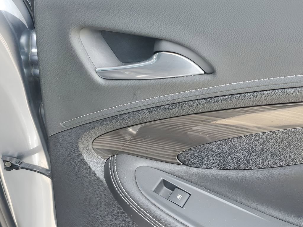 Used 2020 Buick Envision Essence image 48