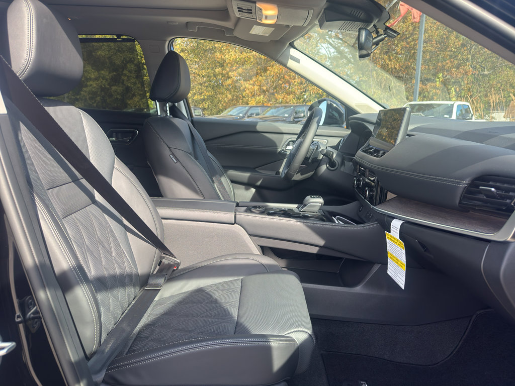 New 2026 Nissan Rogue Platinum w/ Platinum Premium Package image 16