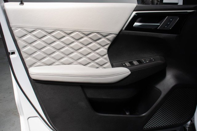 New 2025 Mitsubishi Outlander SEL image 16