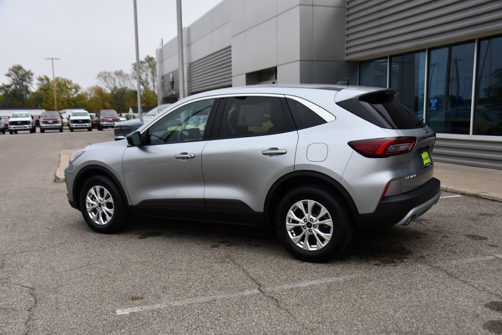 Used 2023 Ford Escape Active image 3