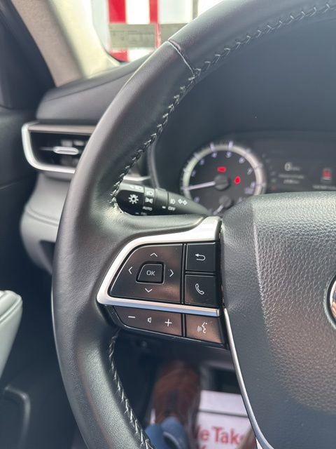 Used 2023 Toyota Highlander LE image 39