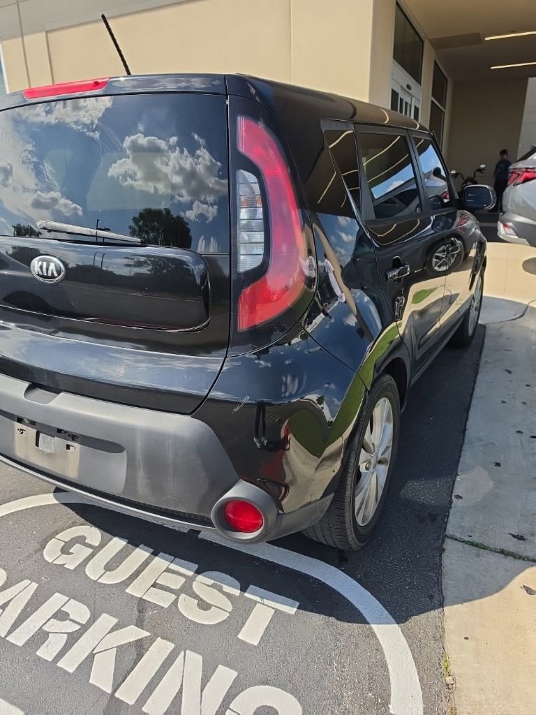 Used 2015 Kia Soul + FWD image 6
