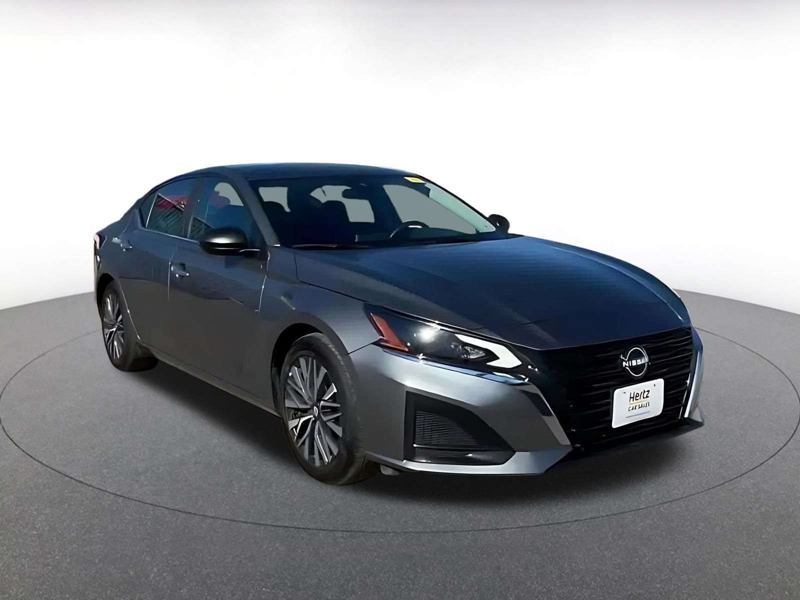 Used 2025 Nissan Altima 2.5 SV image 2