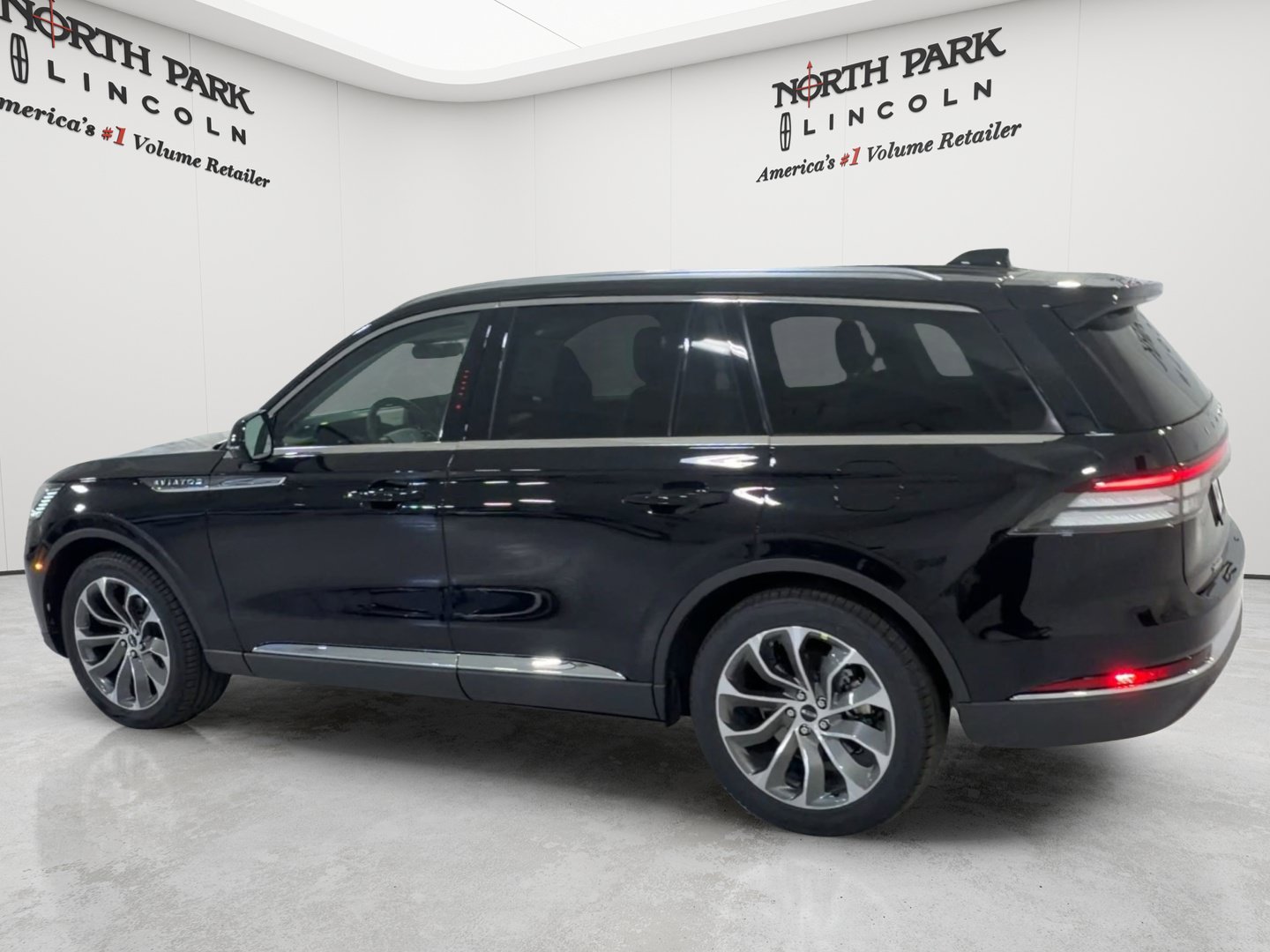 New 2026 Lincoln Aviator 2WD image 7