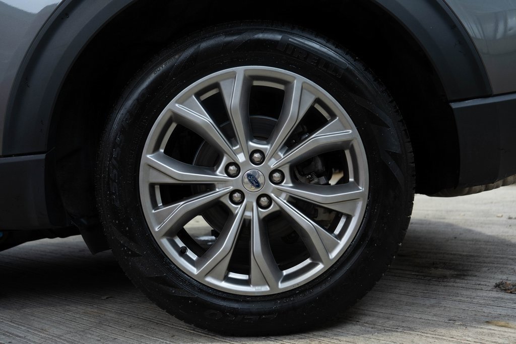 Used 2023 Ford Explorer Limited image 13