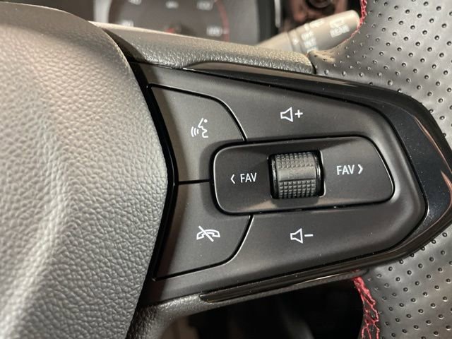 New 2026 Chevrolet Trax RS w/ Sunroof Package image 20