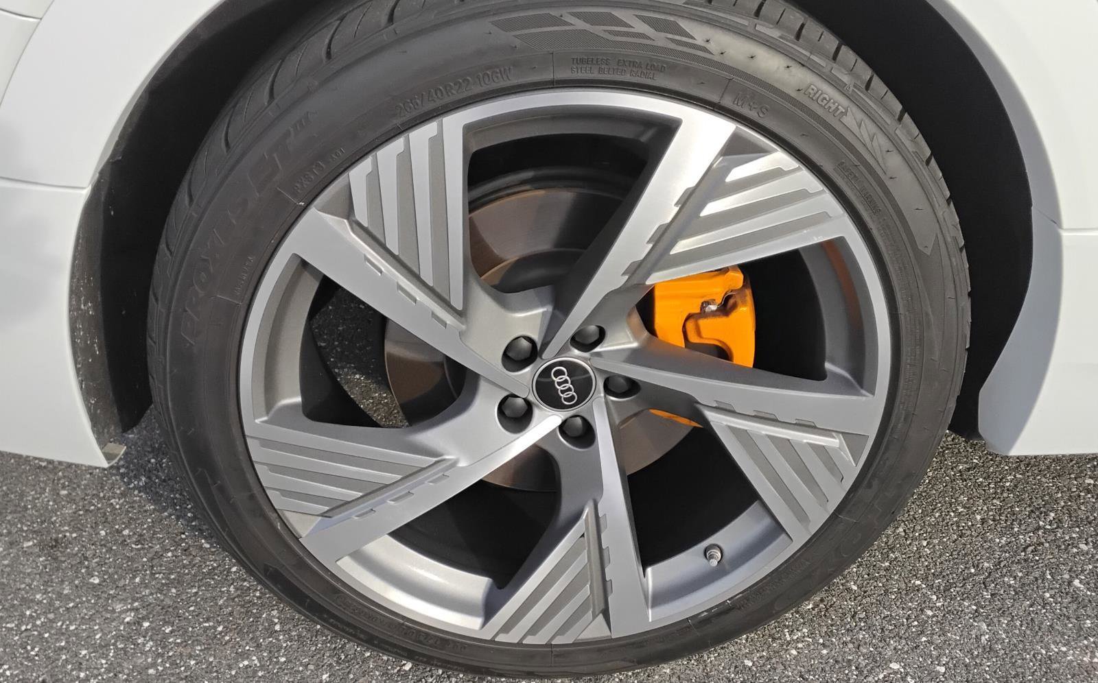 Used 2023 Audi e-tron Prestige w/ Prestige Package image 13