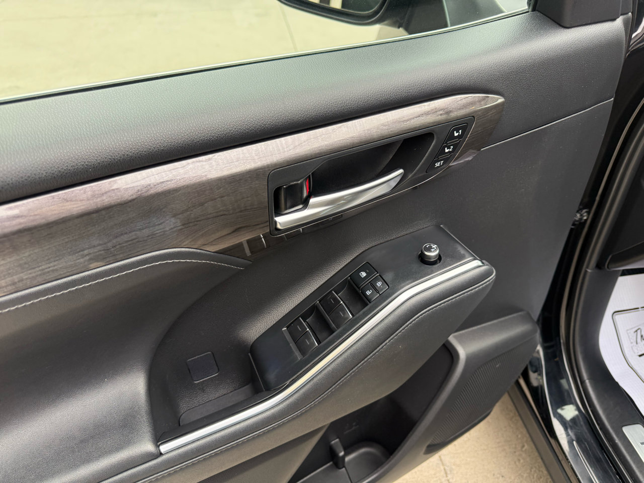 Used 2021 Toyota Highlander Limited image 29