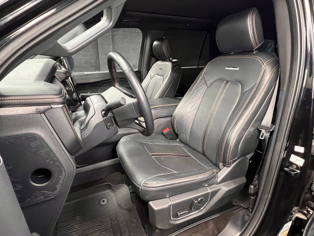 Used 2023 Ford Expedition Max Platinum AWD/4WD image 3