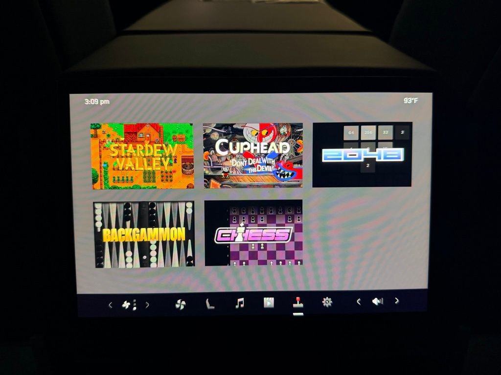 Used 2025 Tesla Cybertruck AWD Crew Cab image 27