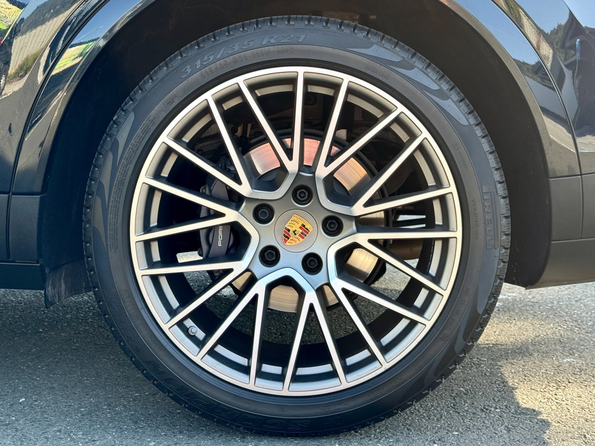 Used 2022 Porsche Cayenne Platinum Edition image 26