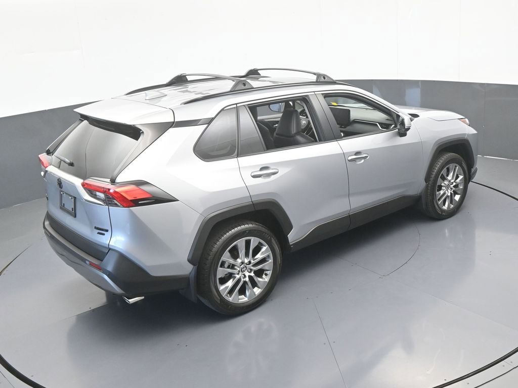 Used 2025 Toyota RAV4 Limited image 60
