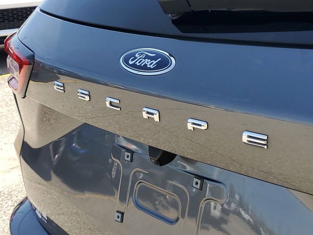Certified 2023 Ford Escape ST-Line w/ Tech Pack #1 AWD/4WD image 8