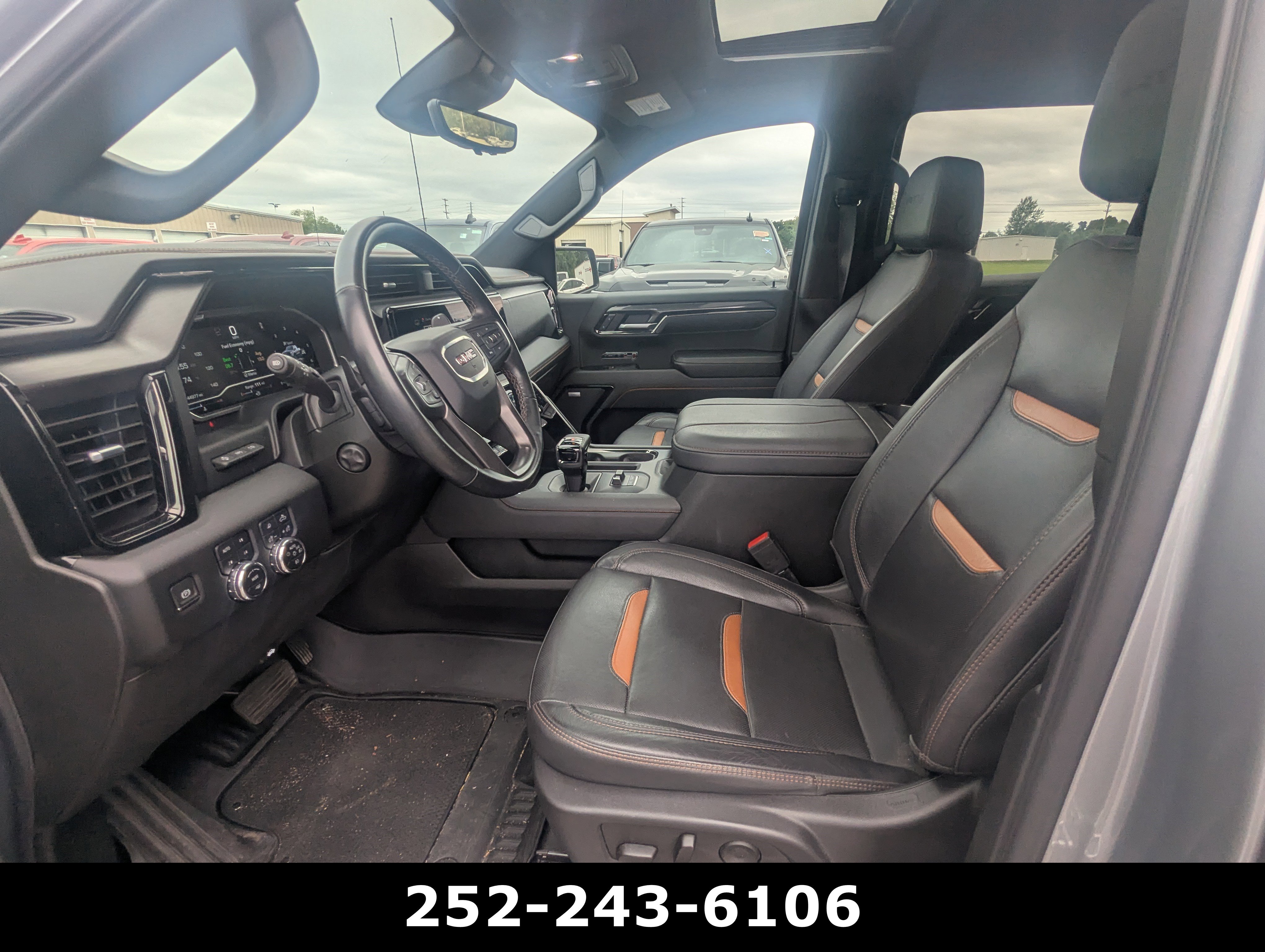 Used 2024 GMC Sierra 1500 AT4 w/ Technology Package AWD/4WD image 12