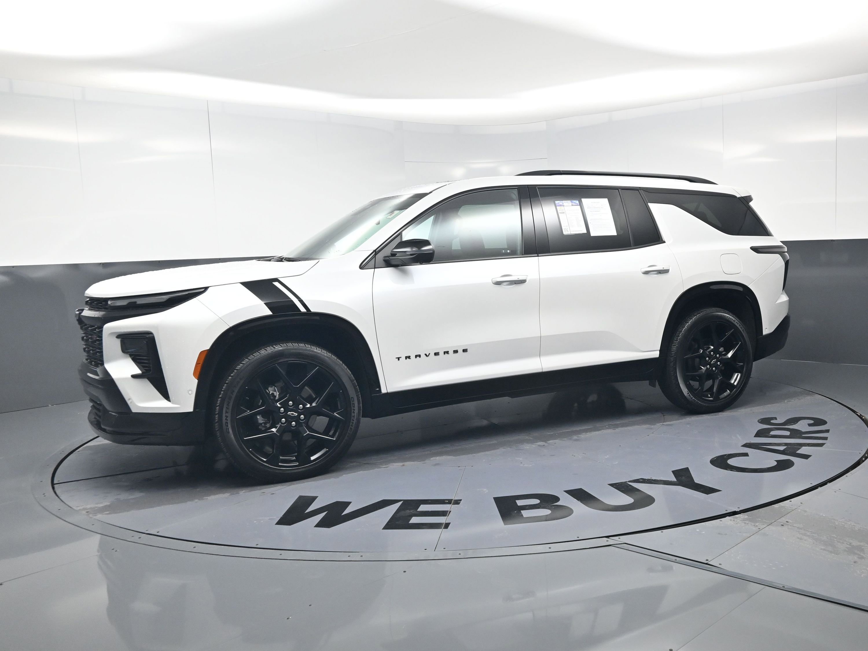 Used 2025 Chevrolet Traverse RS image 6