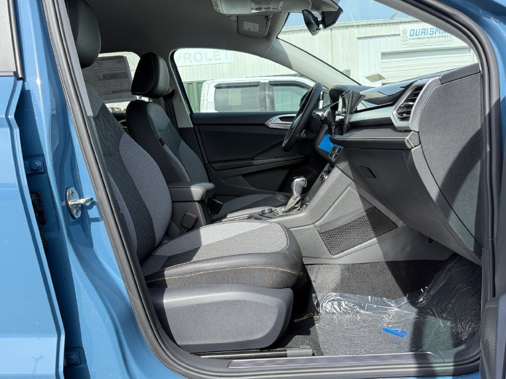 New 2027 Volkswagen Taos Sport AWD/4WD image 24