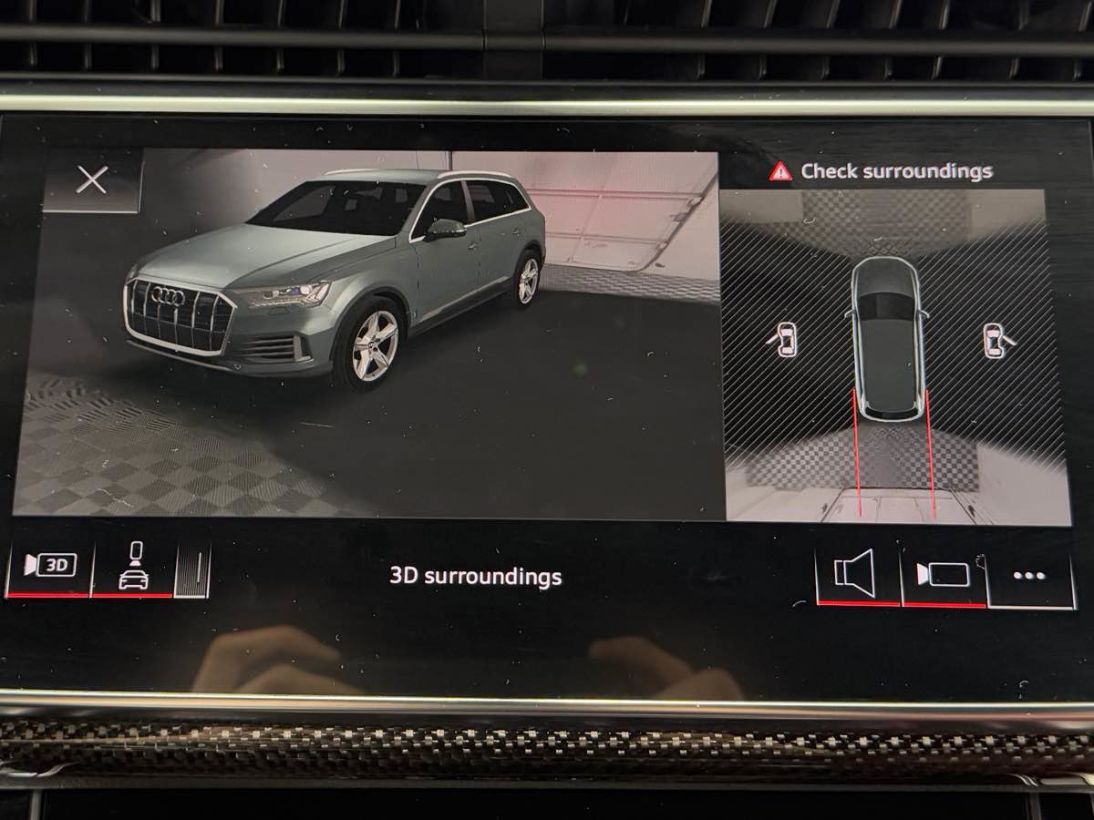 Used 2021 Audi SQ7 Premium Plus w/ Driver Assistance Package image 34