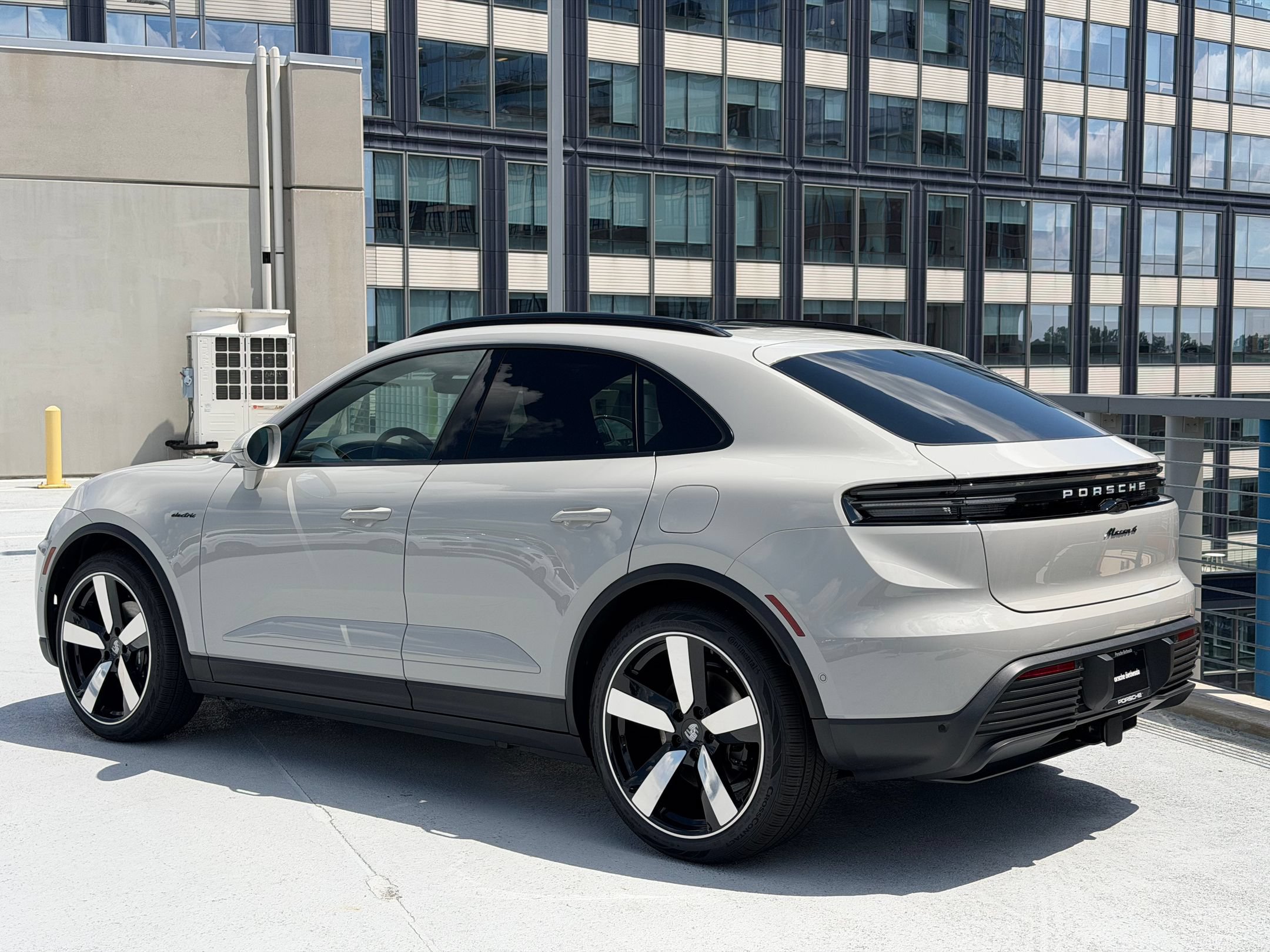 New 2026 Porsche Macan 4 Electric AWD/4WD image 3