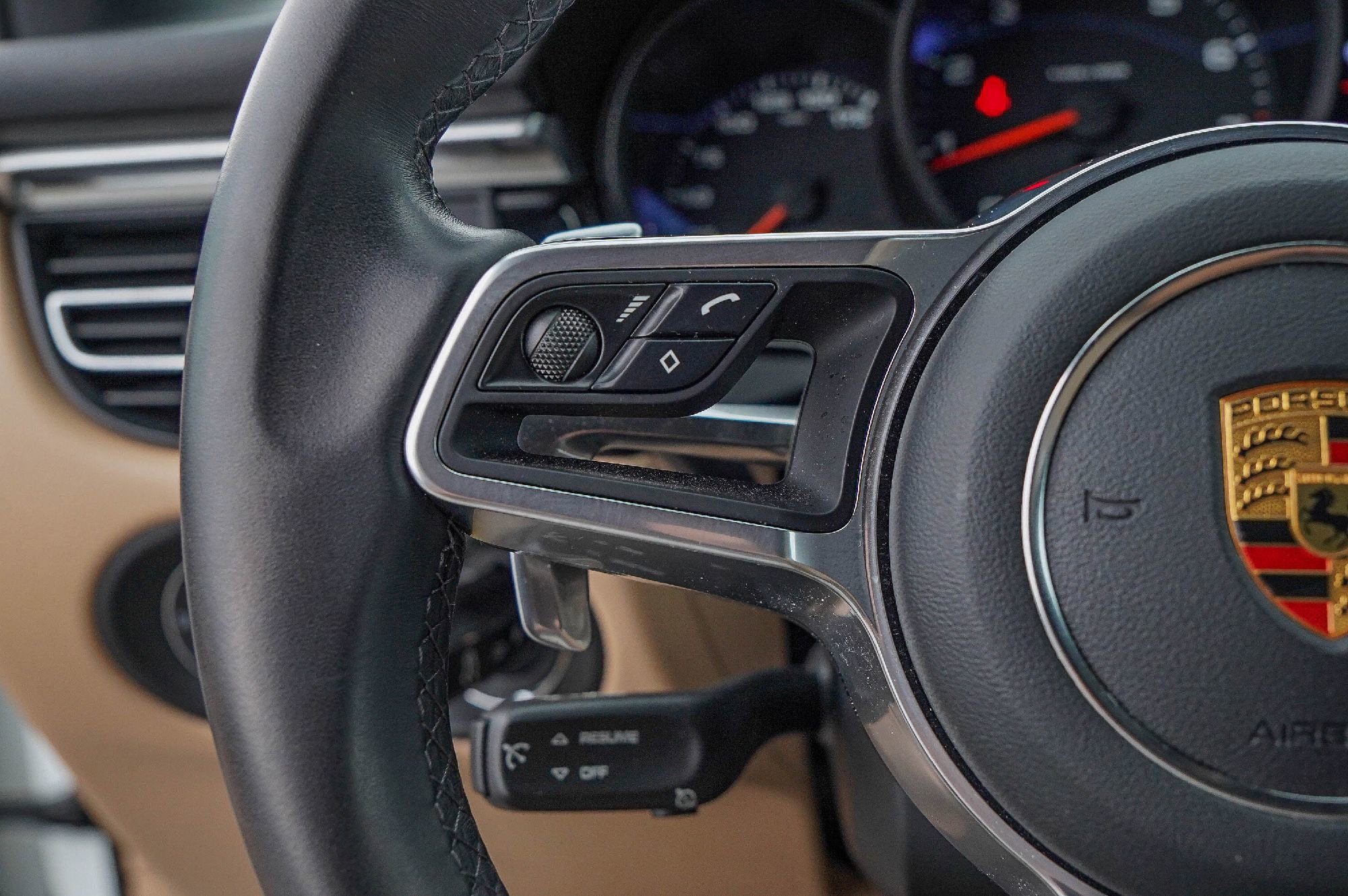 Used 2020 Porsche Macan image 11