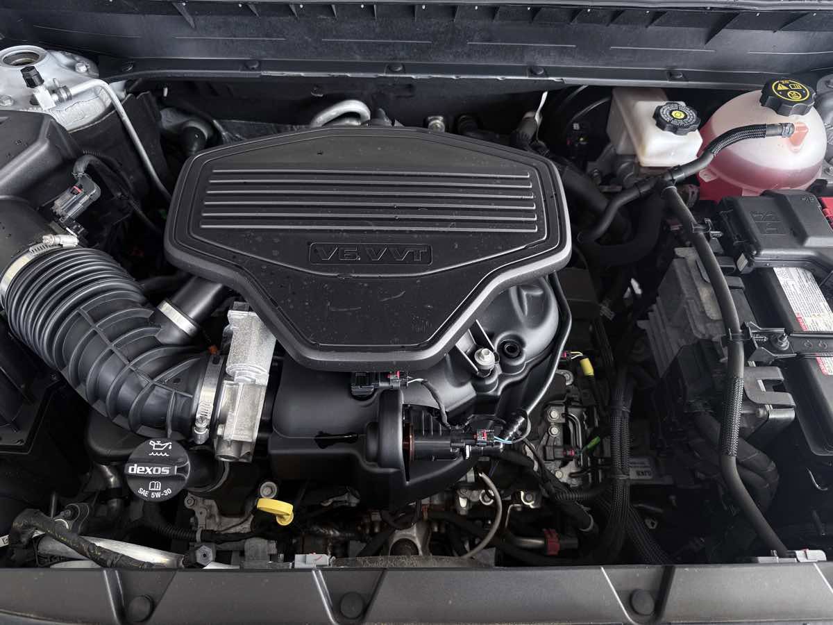 Used 2022 GMC Acadia Denali w/ Denali Ultimate Package FWD image 26
