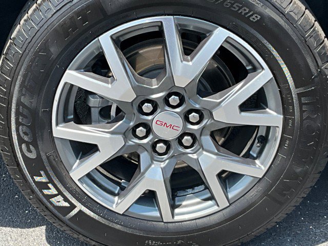 Used 2023 GMC Acadia SLT image 9