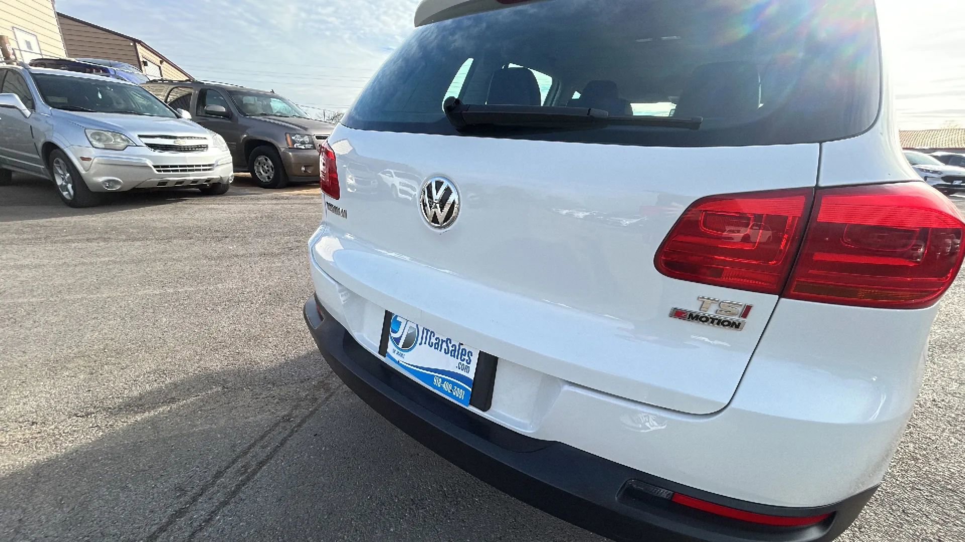 Used 2016 Volkswagen Tiguan SE image 48