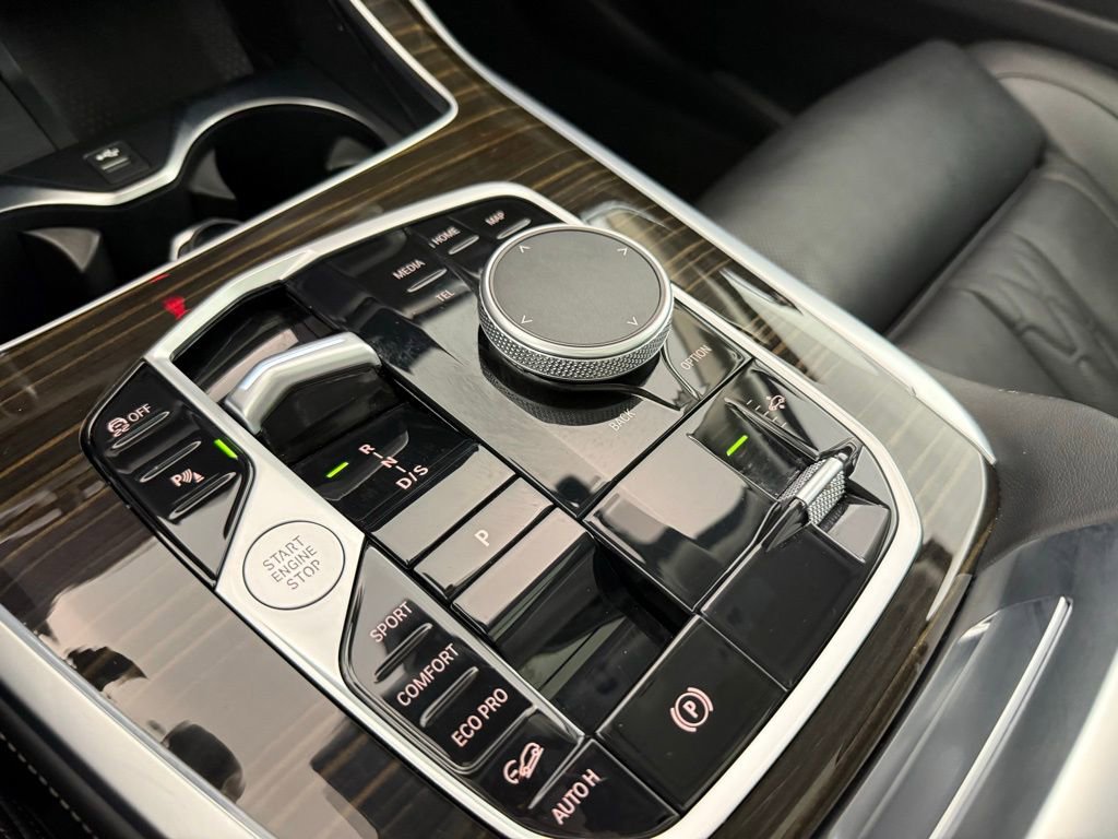 Used 2025 BMW X7 xDrive40i image 33