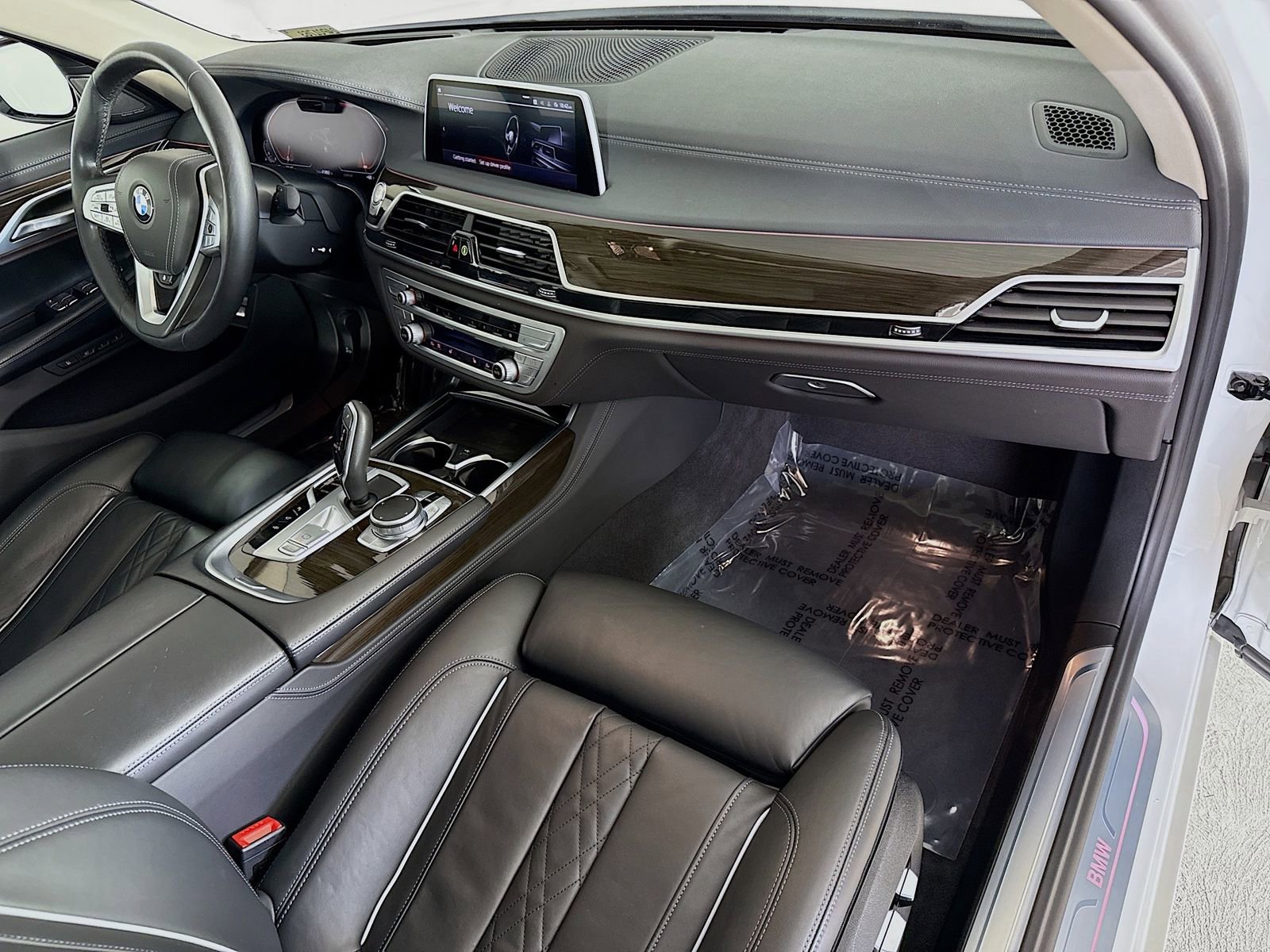 Certified 2022 BMW 750i xDrive image 31