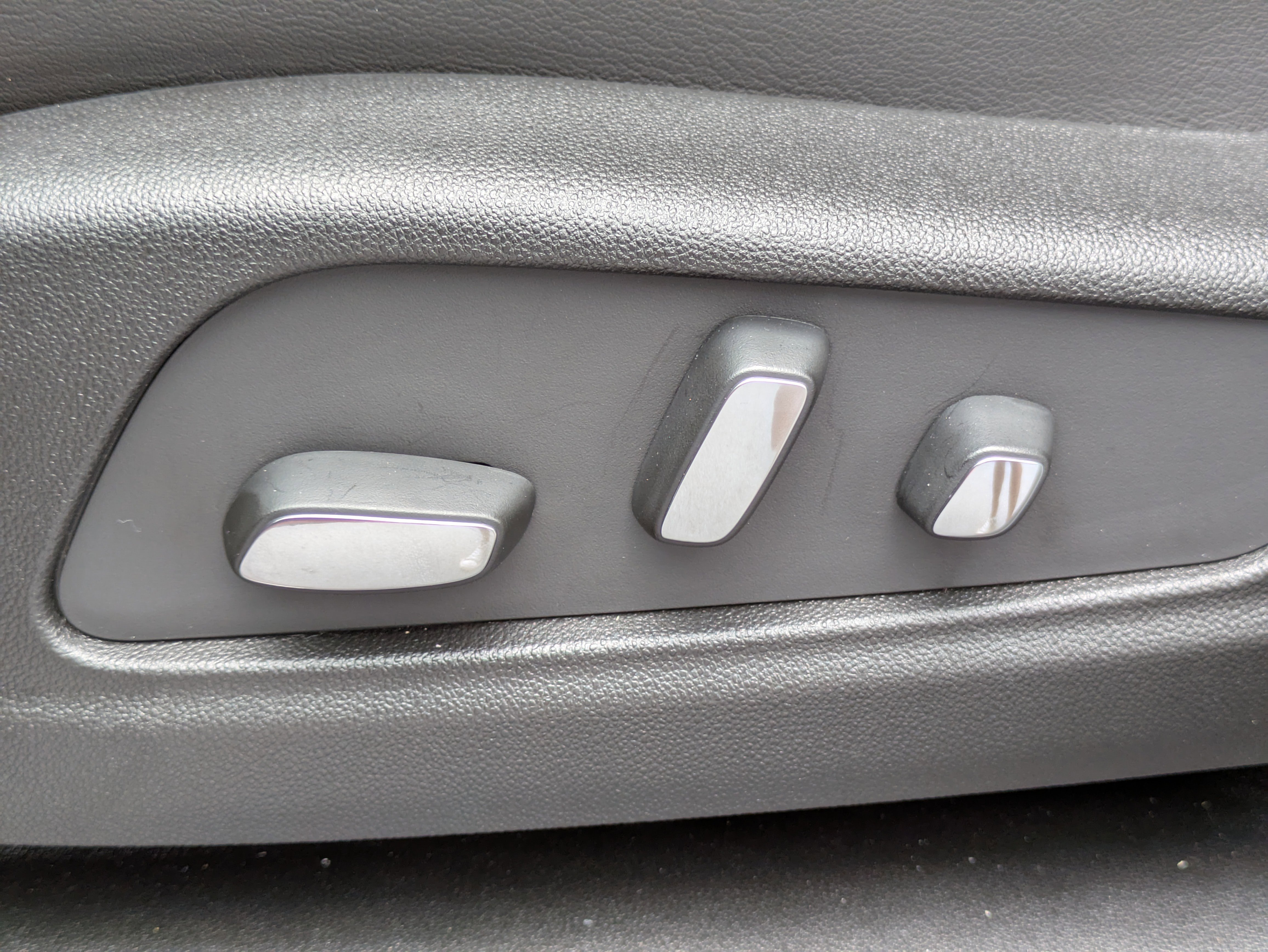 New 2025 Cadillac XT5 Premium Luxury w/ Technology Package FWD image 12