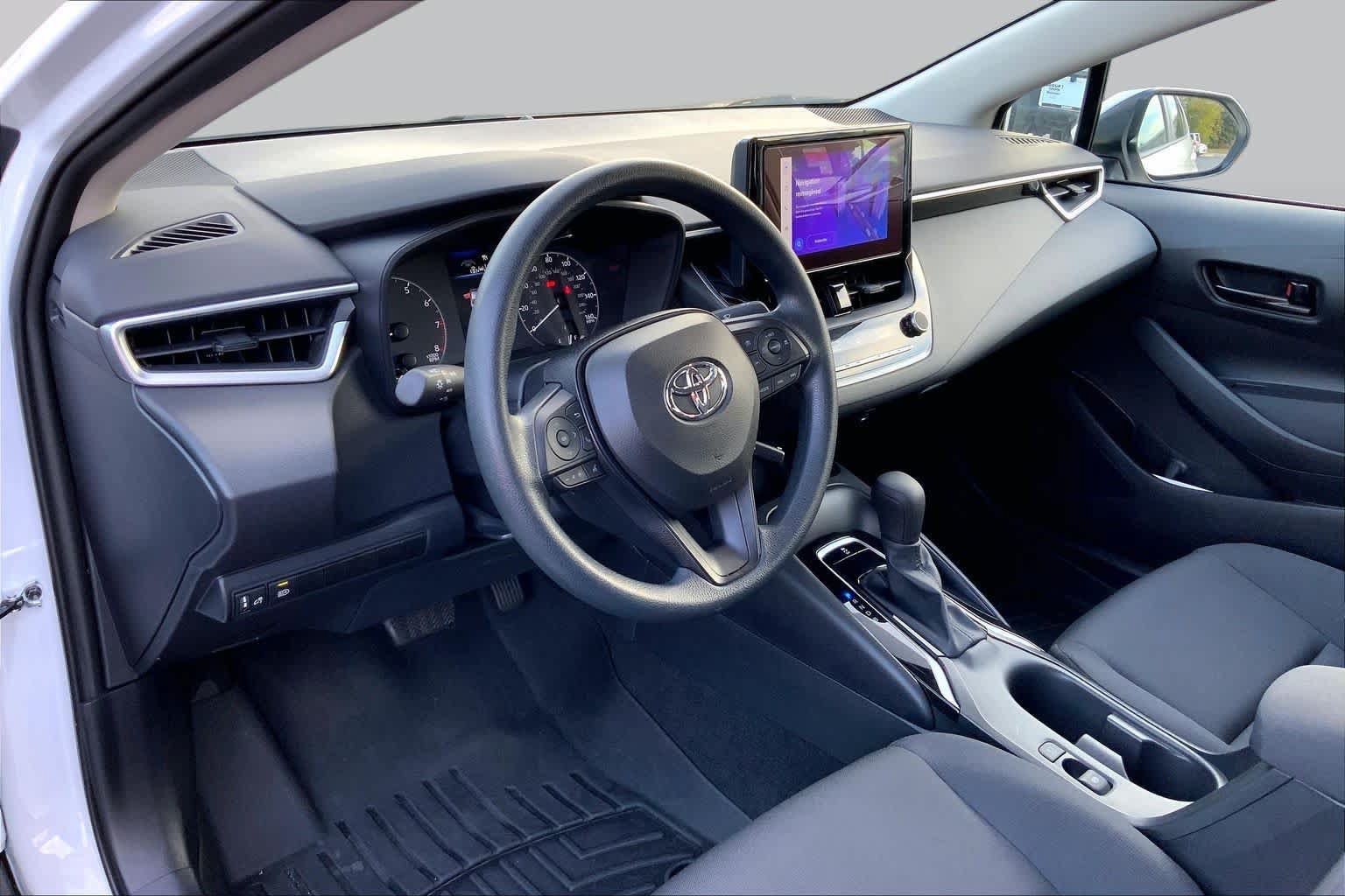 Used 2024 Toyota Corolla LE FWD image 15