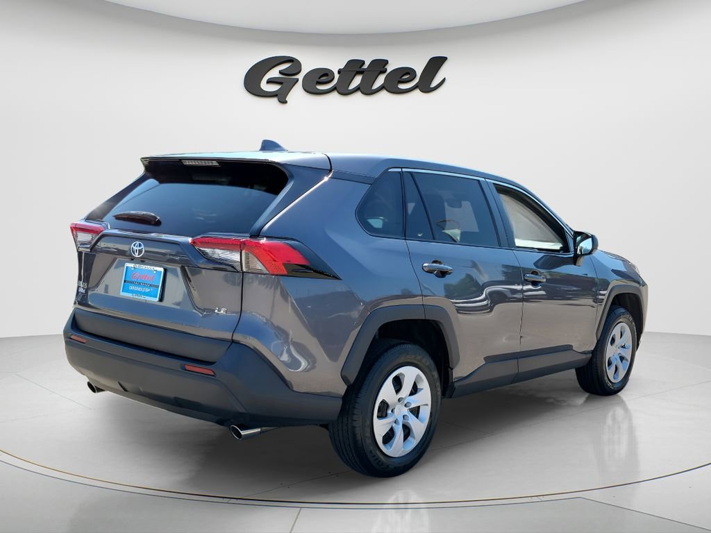 Used 2024 Toyota RAV4 LE FWD image 5
