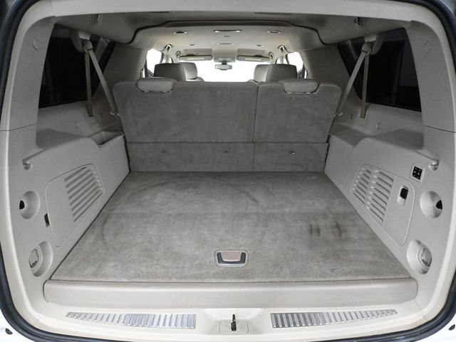 Used 2017 Cadillac Escalade ESV 4WD image 41