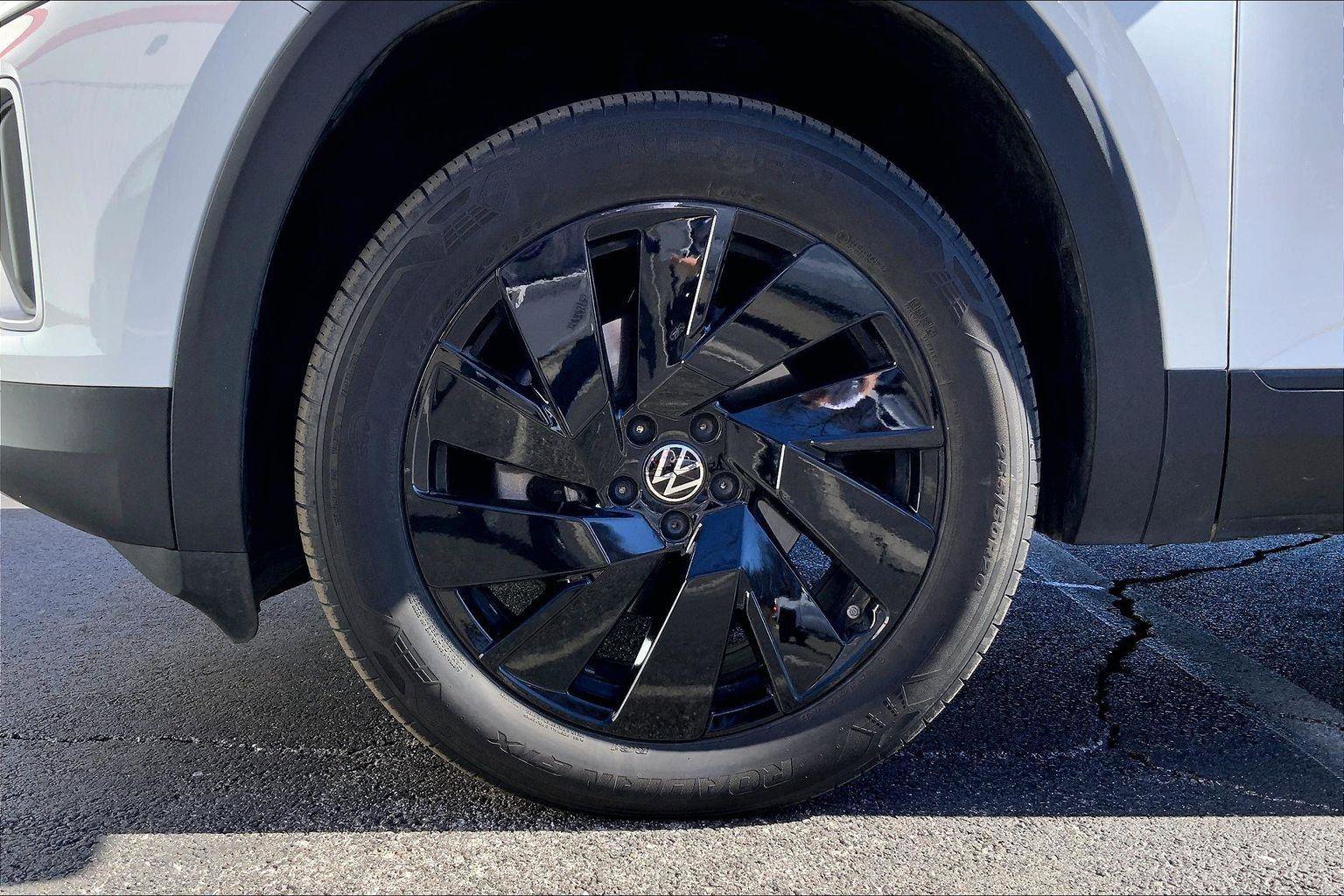 Used 2024 Volkswagen Atlas SE image 8