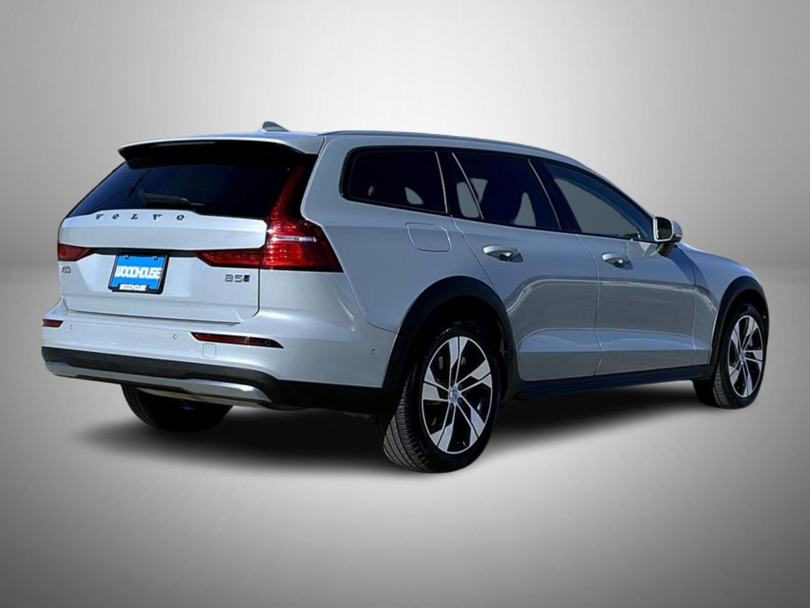 Used 2025 Volvo V60 B5 Cross Country Plus AWD/4WD image 5