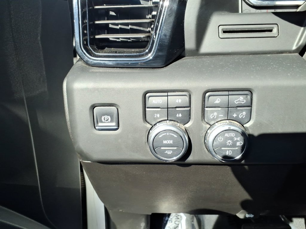 Used 2025 GMC Sierra 1500 AT4 AWD/4WD image 18