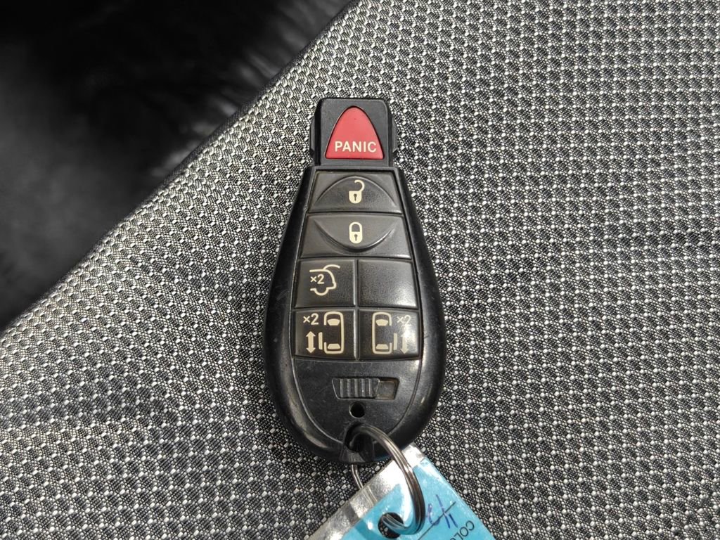 Used 2012 Dodge Grand Caravan SXT image 12